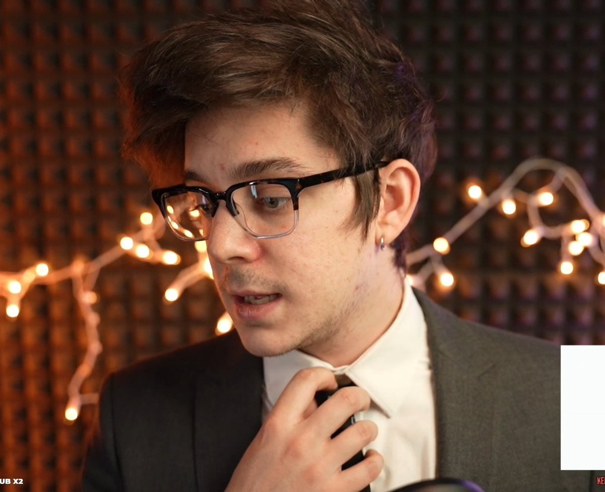 A thread of Ethan in his wine night suit bc I'm obsessed