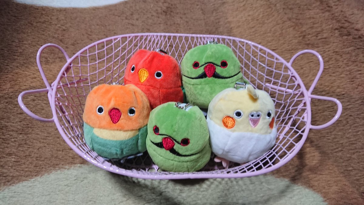 インコが生まれるたまごのぬいぐるみ