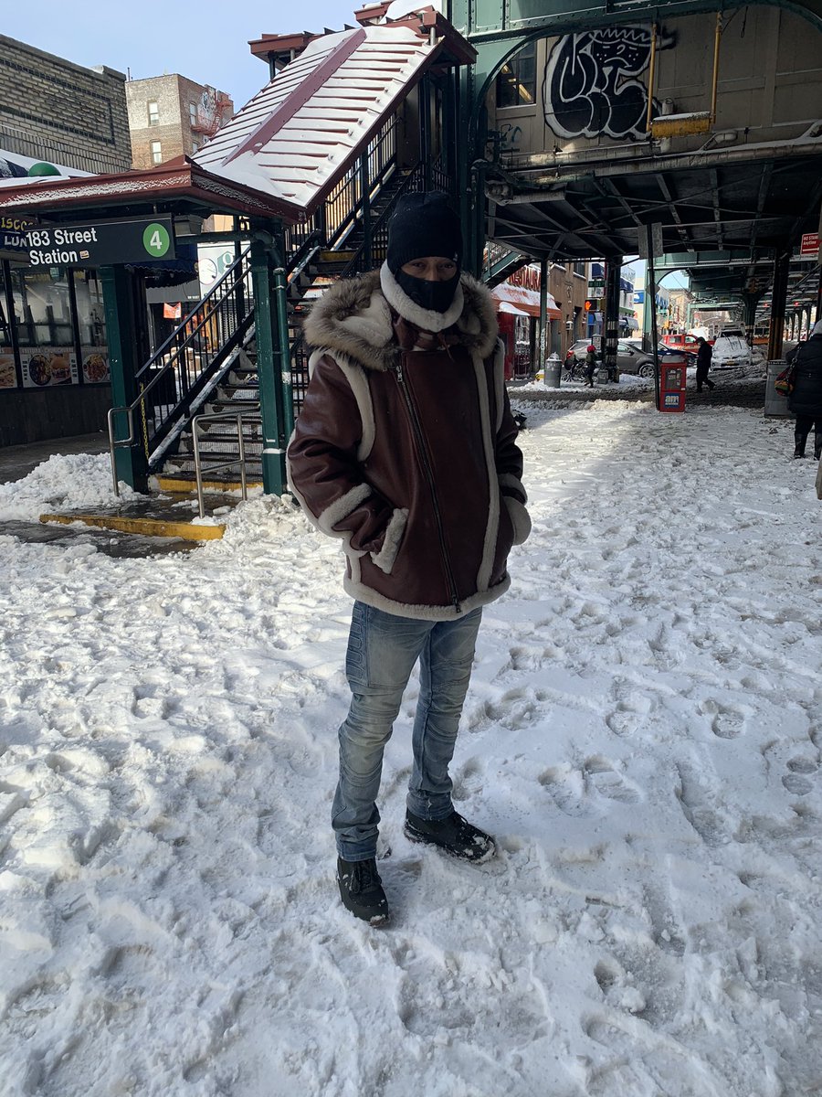 PfromtheBronx's tweet photo. Me & Momdux!!! πͺπ½β€οΈπ―. #Fam #Bronx #Nyc #183rd #4Train #Trainstation #JeromeAve https://t.co/DJxHOk3Esf