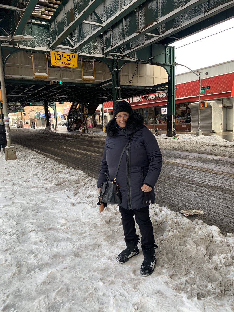 PfromtheBronx's tweet photo. Me & Momdux!!! πͺπ½β€οΈπ―. #Fam #Bronx #Nyc #183rd #4Train #Trainstation #JeromeAve https://t.co/DJxHOk3Esf