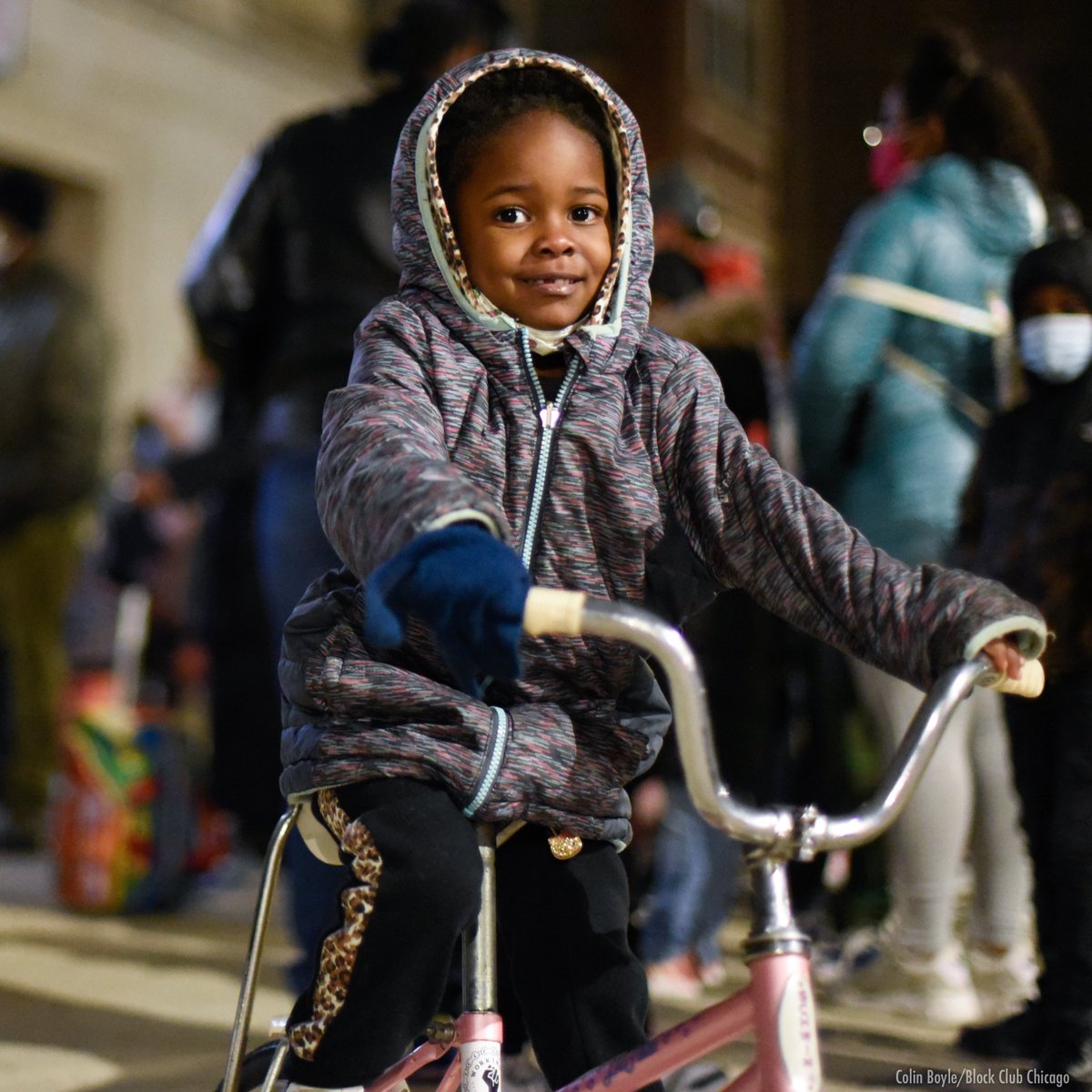 colinbphoto's tweet photo. Scenes from the beautiful Light Up Lawndale event this evening. Story via @Pascal_Sabino/@BlockClubCHI 
12/19/2020

North Lawndale, Chicago https://t.co/PHNrIlGGS6