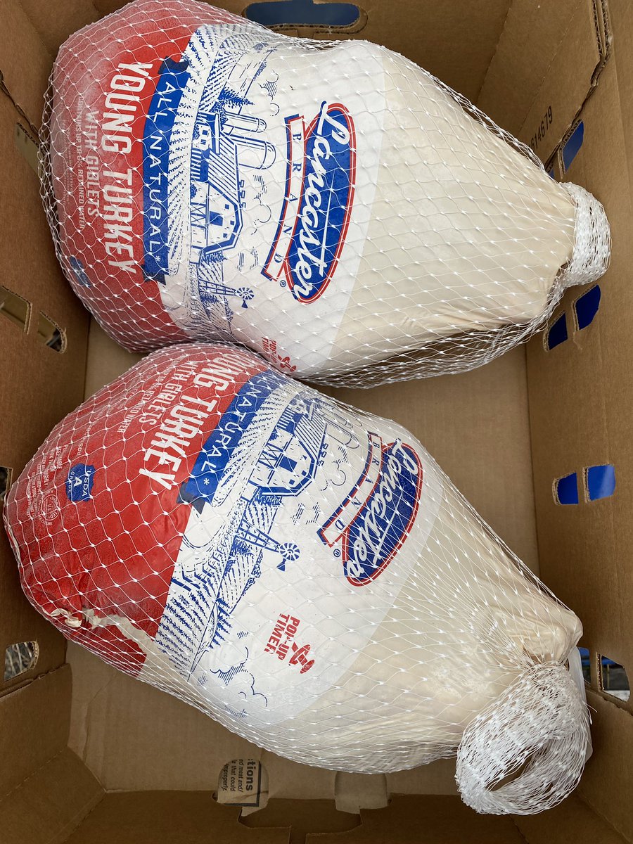 MAFR_AC's tweet photo. One of the biggest accomplishments this year was building an incredible network of stakeholders with the same mission. @dcck gave us 3,060 turkeys to share with our network. That’s —

There are no words. It takes a village. 

Thank you. 

See you in the next round! 🥰 https://t.co/yBfquqT7P7