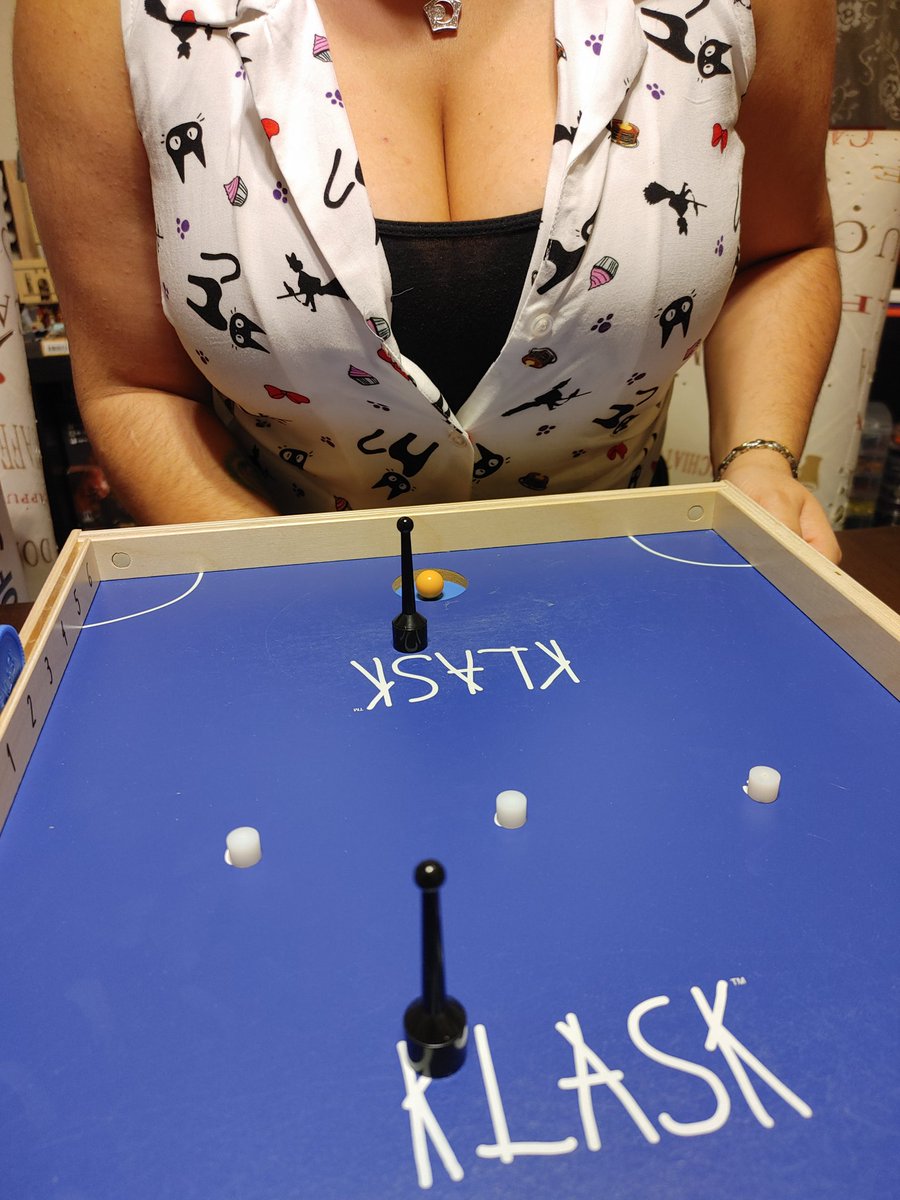So glad I got to play this again, my wrist stopped me from enjoying this before: Klask
#boardgames #klask #painfree #lostalot