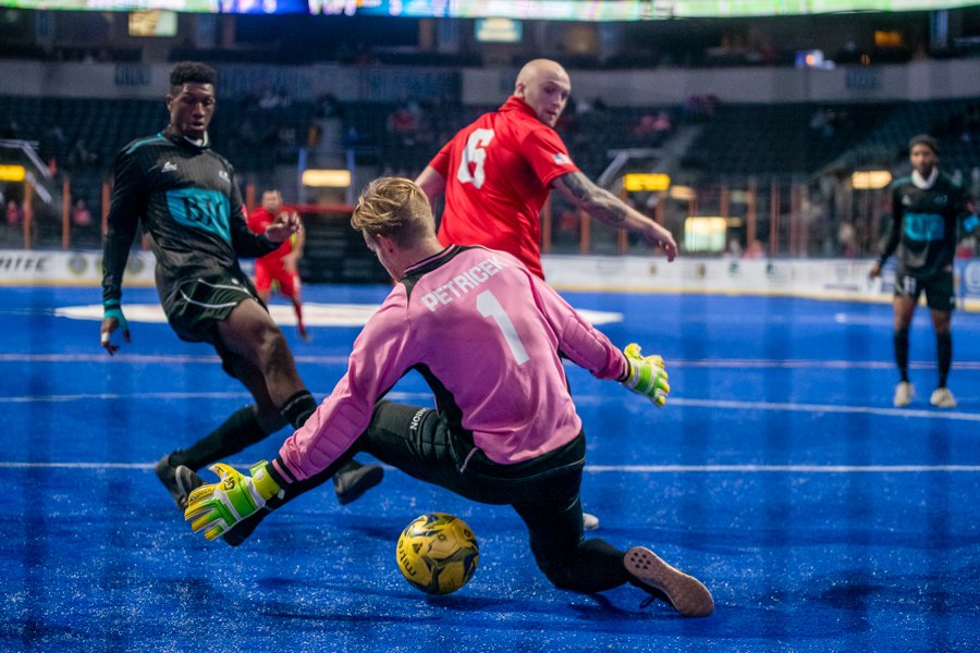 PhotoRainey's tweet photo. I'm just saying...If your going to "nutmeg" a player, it's always best to do it to the keeper..with a nifty heal kick..for a score.  Well played Adam James of the @KCComets 

@Letme_Adam6 @AlthausEJC @MASLarena @SportingKC @KCCauldron https://t.co/5aLe2MBJqg