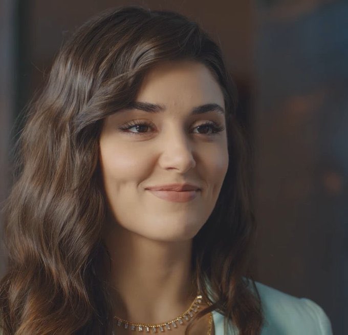 Now I will start this analysis describing a little bit the characters, starting with Eda #SenÇalKapımı  #EdSer