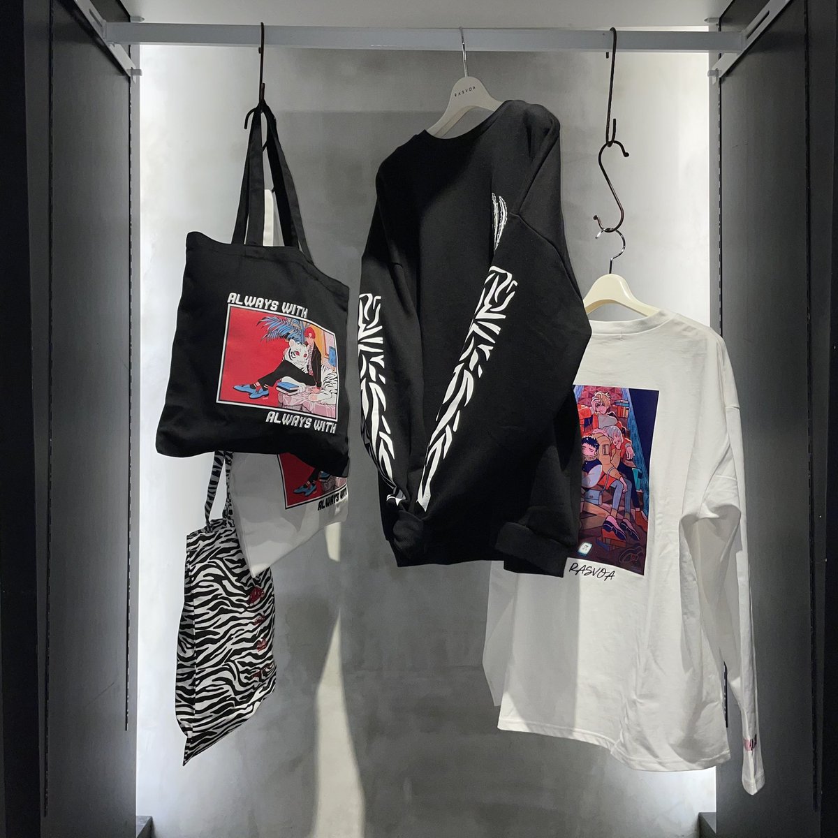 ♥️ともわか×RASVOA♥️

前回投稿のともわかコラボは
3型販売してますので
店頭にてcheckしてみてくださいね♥️

#rasvoa #ともわか #コラボアイテム
#秋冬ファッション　#ファッション