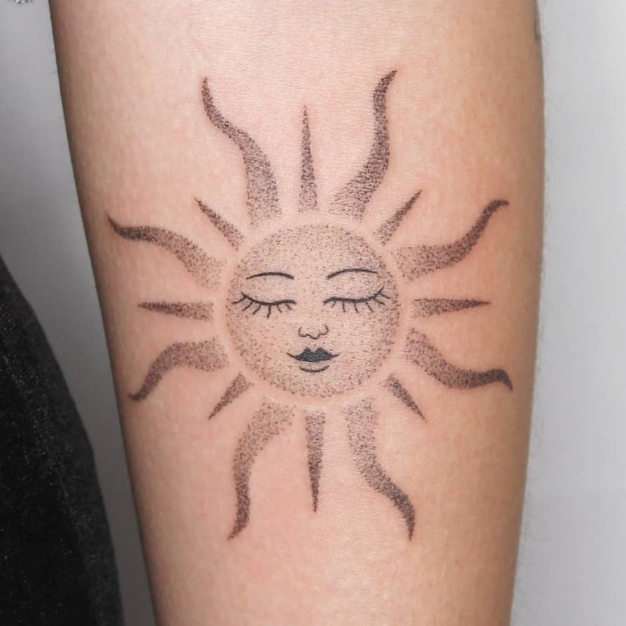 Handpoked Sun 🌞
#handpoke #handmade #handpoked #stickandpoketattoo #handpoketattoo #tattoo #tattooart #machinefree #tatuaz #tatuaż #polandtattoo #warsawtattoo #tattooideas #tattooartist