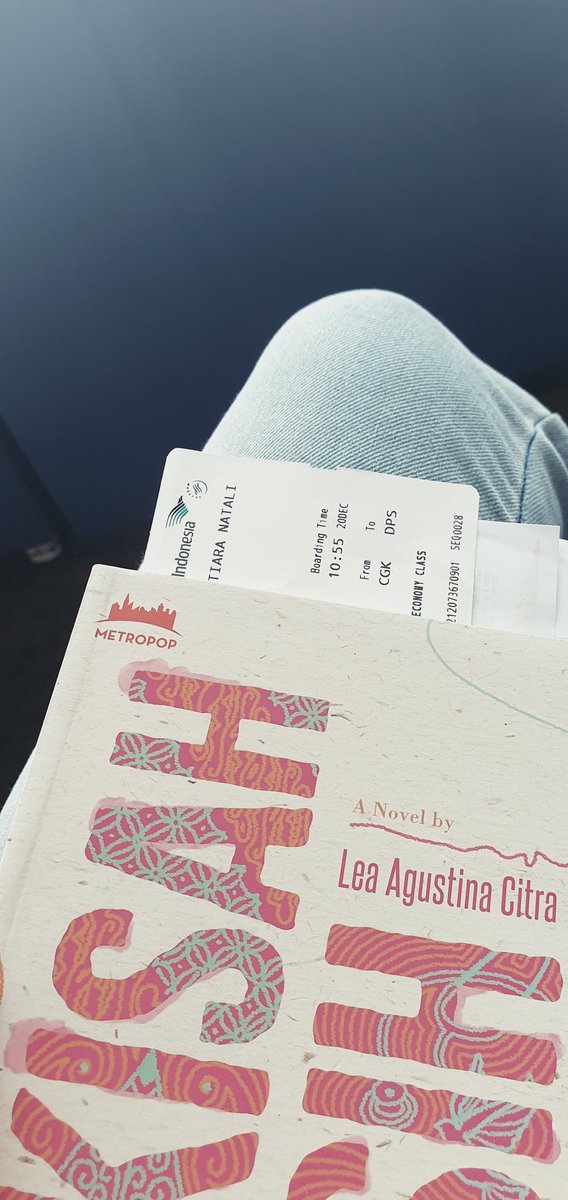 tiaranatal's tweet photo. First flight in 2020, going back home with mixed feelings. We can through this together Pa. Thank you @danielkeriting for accompany me to the airport. See you dude! https://t.co/JVIl6Yy3Rh