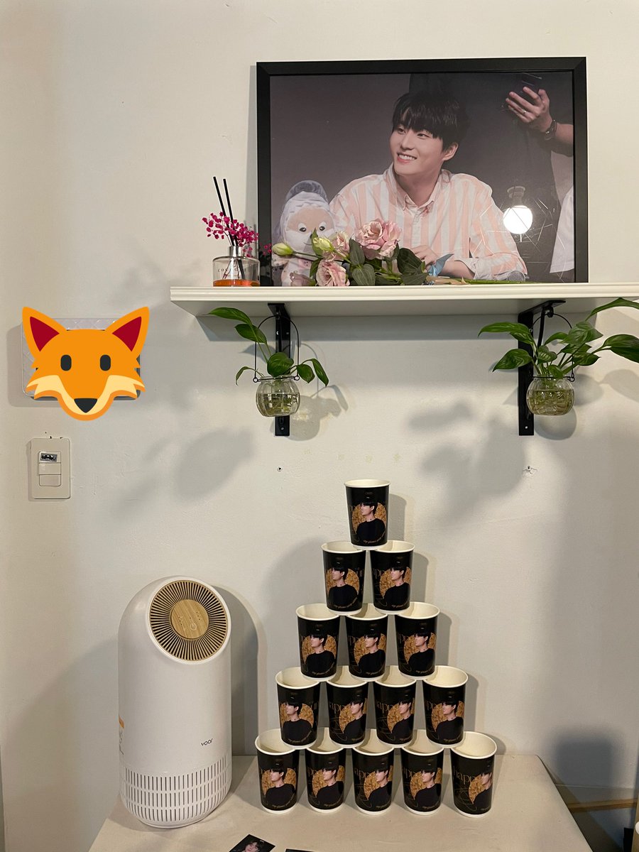 Degul_degul_'s tweet photo. 1. 오버필 커피
#널_찾은_순간에서_영원으로
컵홀더가 너무 이뻐서 보자마자 여긴 가야겠다고 생각했던 곳이에요! 코로나때문에 급히 나오느라 사진은 별로 못찍었지만ㅠㅠ 케쿠아즈랑 음료 너무 귀엽고 맛있었습니다👏🏻
@komat_yk https://t.co/qNThGDmEMP