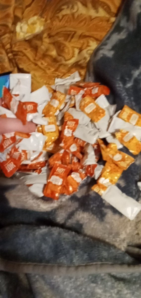 DangerPiss's tweet photo. @tacobell taco bell in Mt Zion Illinois (decatur?) In front of the Walmart know exactly what i meant when i said I needed a "ridiculous amount of hotsauce"

I love you guys so much https://t.co/YUPWW8J70d