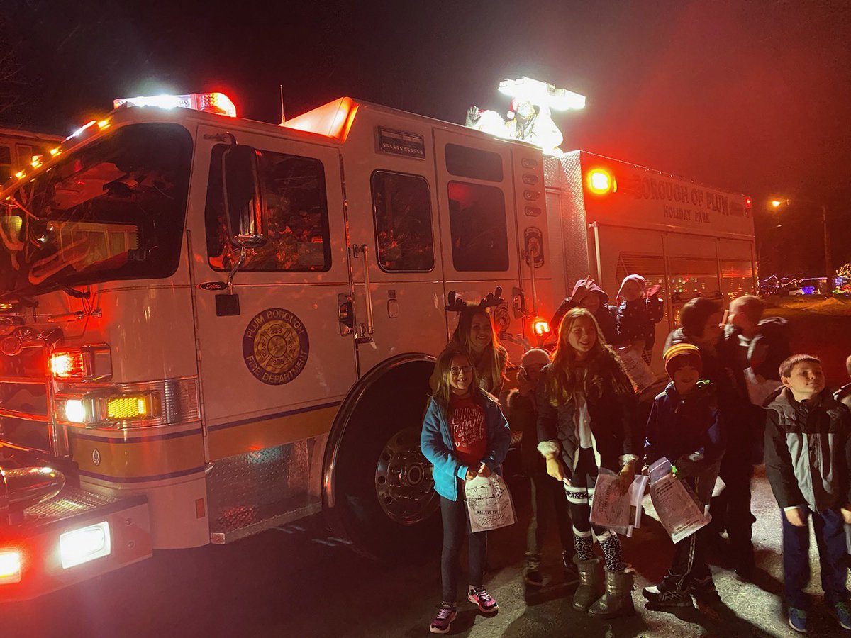 HolidayParkVfd's tweet image. #Santa was escorted around Holiday Park section of #Plum this evening; passing out candy; &amp;amp; picking three residences for a holiday decorating contest. Each winner got a festive basket with fire safety items &amp;amp; treats for the kids! @NVFC @NFPA @FirehouseNews @TribLIVE