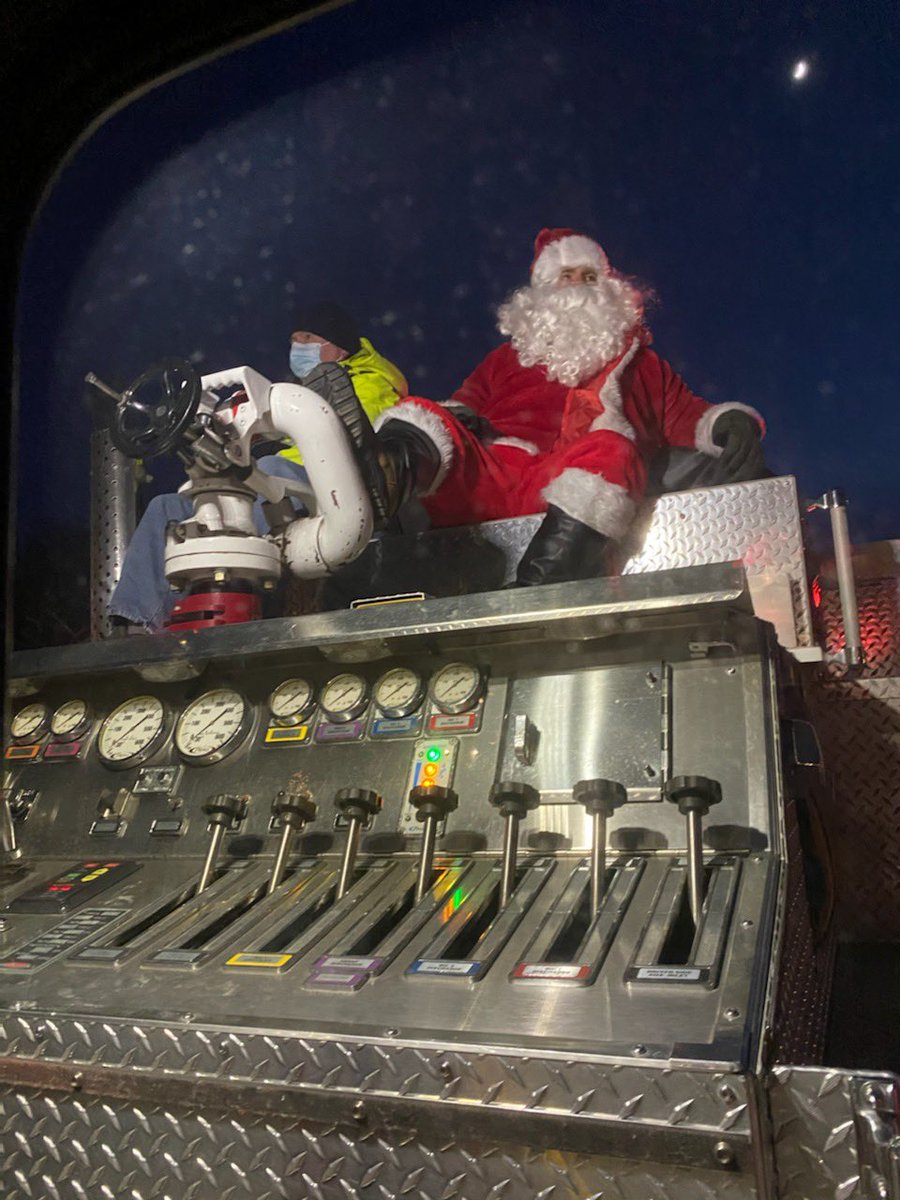 HolidayParkVfd's tweet image. #Santa was escorted around Holiday Park section of #Plum this evening; passing out candy; &amp;amp; picking three residences for a holiday decorating contest. Each winner got a festive basket with fire safety items &amp;amp; treats for the kids! @NVFC @NFPA @FirehouseNews @TribLIVE