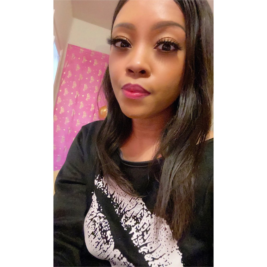 favormebeauty's tweet photo. “Millionaire” magnetic lash set & “Majesty” Lavish Lipgloss💕use code “holidays” for 15% off https://t.co/wvtjHs3Za5 #lashes #magneticlashes #christmasgifts #lashset #favorme #favormebeauty #favormebeautycosmetics #lipstick #lipkit #lipgloss #veganlashes #stockingstuffers #dfw https://t.co/tdx0IMY3qx