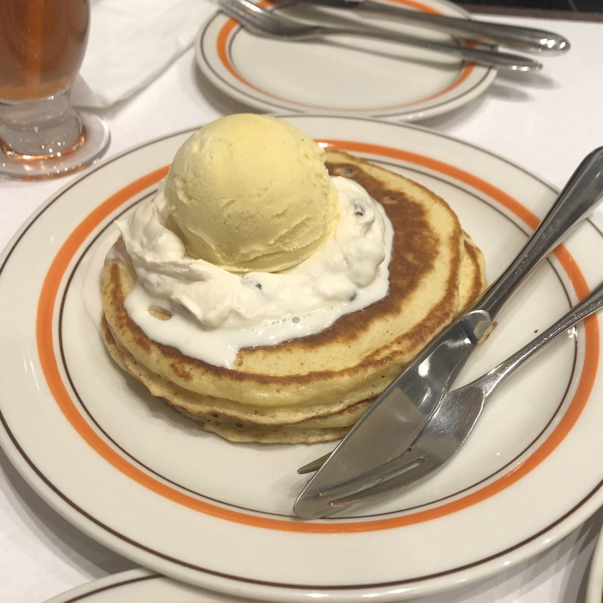 渋谷parco En Twitter 人気メニュー 渋谷パルコb1f はまの屋パーラー のラムレーズンのホットケーキ ホイップクリームにも生地にもラムレーズンが 冷たいアイスクリームとあたたかい生地の相性は最高です パンケーキ 渋谷カフェ 純喫茶 渋谷 渋谷parco En Twitter 人気メニュー 渋谷パルコb1f はまの屋パーラー のラムレーズンのホットケーキ ホイップクリームにも生地にもラムレーズンが 冷たいアイスクリームとあたたかい生地の相性は最高です パンケーキ 渋谷カフェ 純喫茶 渋谷