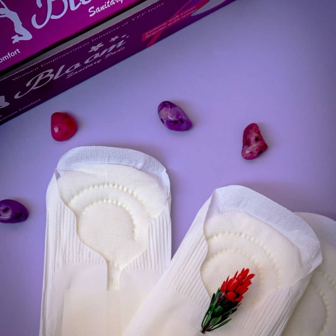 akshaygupta2209's tweet photo. Donate a #SanitaryPad in a mission to  help 15,000 Women

#COVID19 has restricted us indoors, but @yefindia is opening the possibility for the youth to nurture and hone their skills. 

Donate through the link below: 
https://t.co/jePJnZsGEN https://t.co/XQFyyWICSR