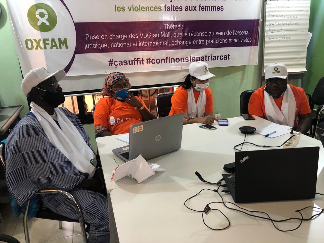 LalaichaM's tweet photo. La célébration  des #16joursdactivisme avait pour thème à #OxfamMali :"La prise en charge des VBG au Mali, quelle réponse au sein de l’arsenal juridique, national et international, échange entre praticiens et activistes " 
 #ConfinonsLePatriarcat 
#SayEnough 
#LockdownPatriarchy https://t.co/qJTsRejuES