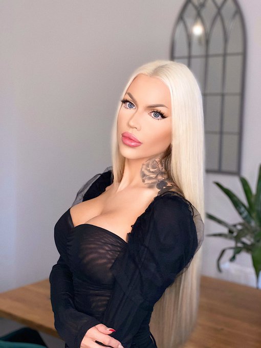 Just popped in to drop your jaw 👅 https://t.co/jc6TB2NsZT