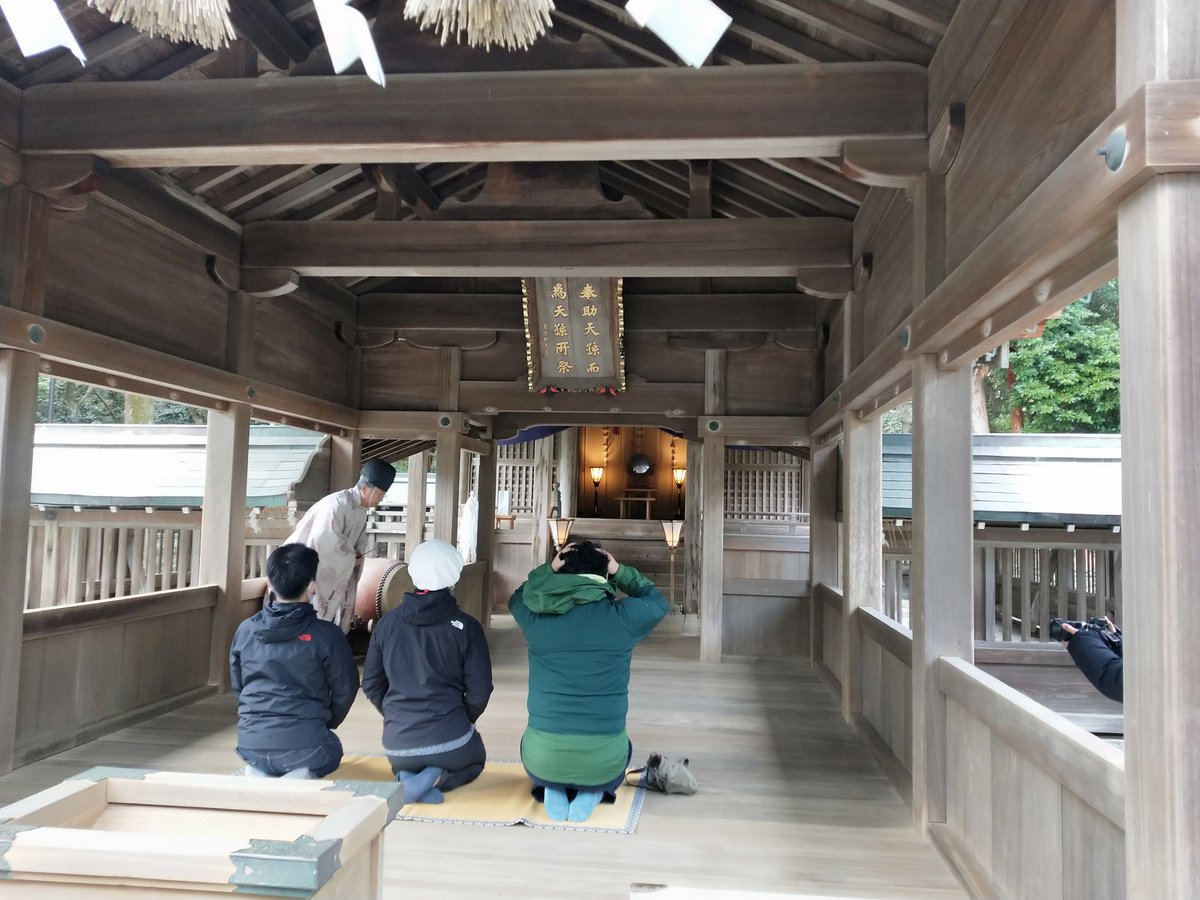 saunaguuji's tweet photo. 福岡県の世界遺産 大島で行われた『MISOGI SAUNA』参加してきました⛩️神の宿る島で歴史のある中津宮でご祈祷して頂いて、サウナに入って禊の様に神聖な海に入水するイベント🙏心身共に清められて、ストレスが全てデトックスされました😆 https://t.co/EV8kWkncjF