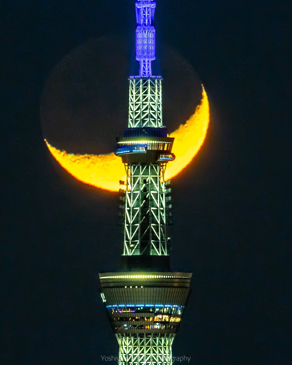 東京スカイツリーと三日月が重なるとき 神秘的な画像が話題 Togetter 東京スカイツリーと三日月が重なるとき 神秘的な画像が話題 Togetter