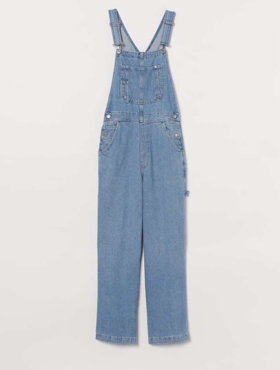 the first two are his outfit for working in the garden.the last two for a very casual cooking and movie date at home with minho. 