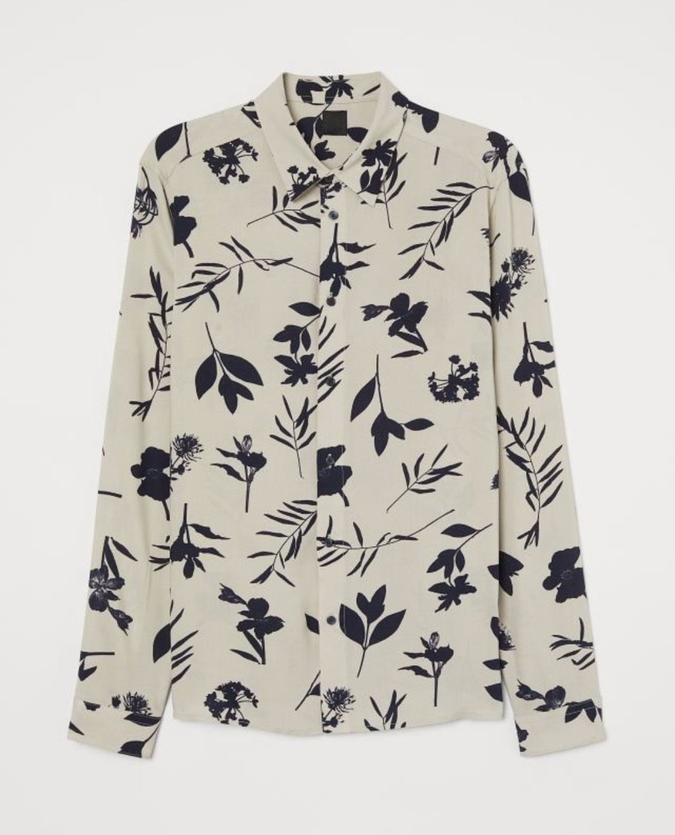 clothes he stole from minho because he never wears them.