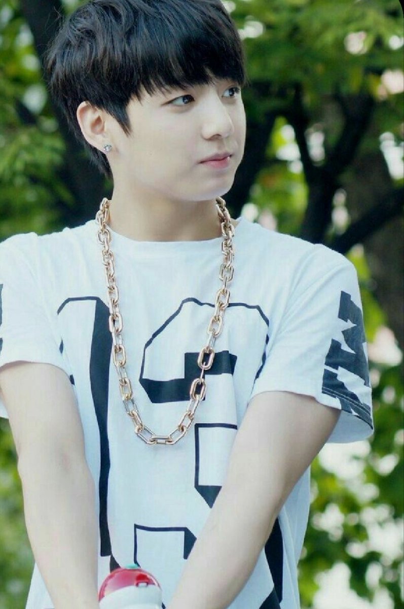 A thread of Jungkook ; but as you scroll down he gets older -