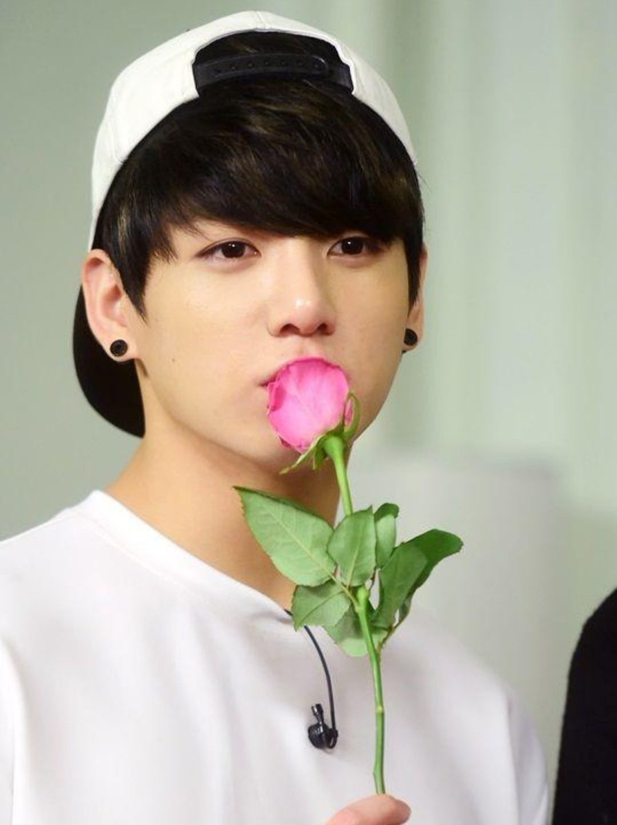 A thread of Jungkook ; but as you scroll down he gets older -