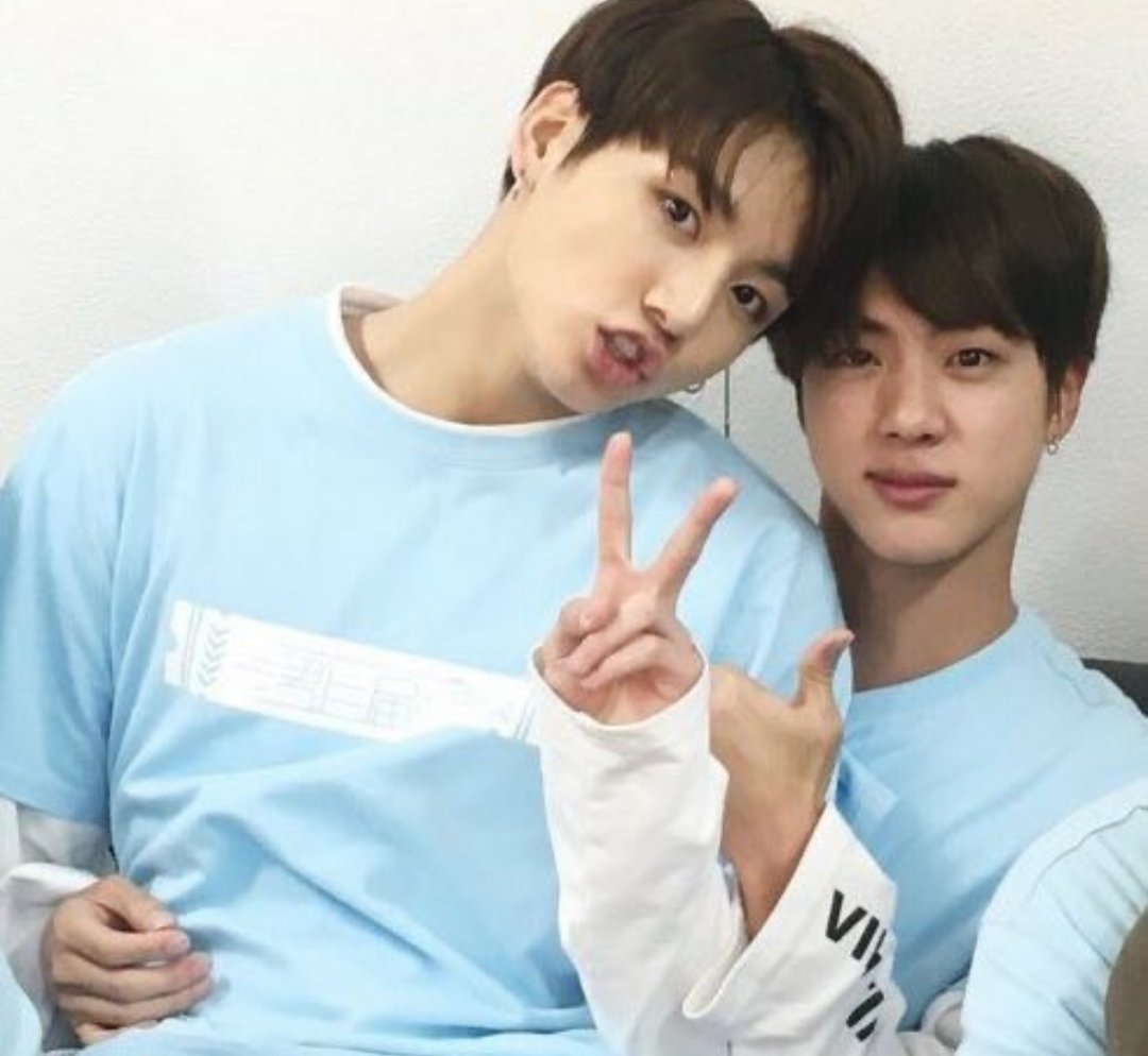 A thread of Jungkook ; but as you scroll down he gets older -