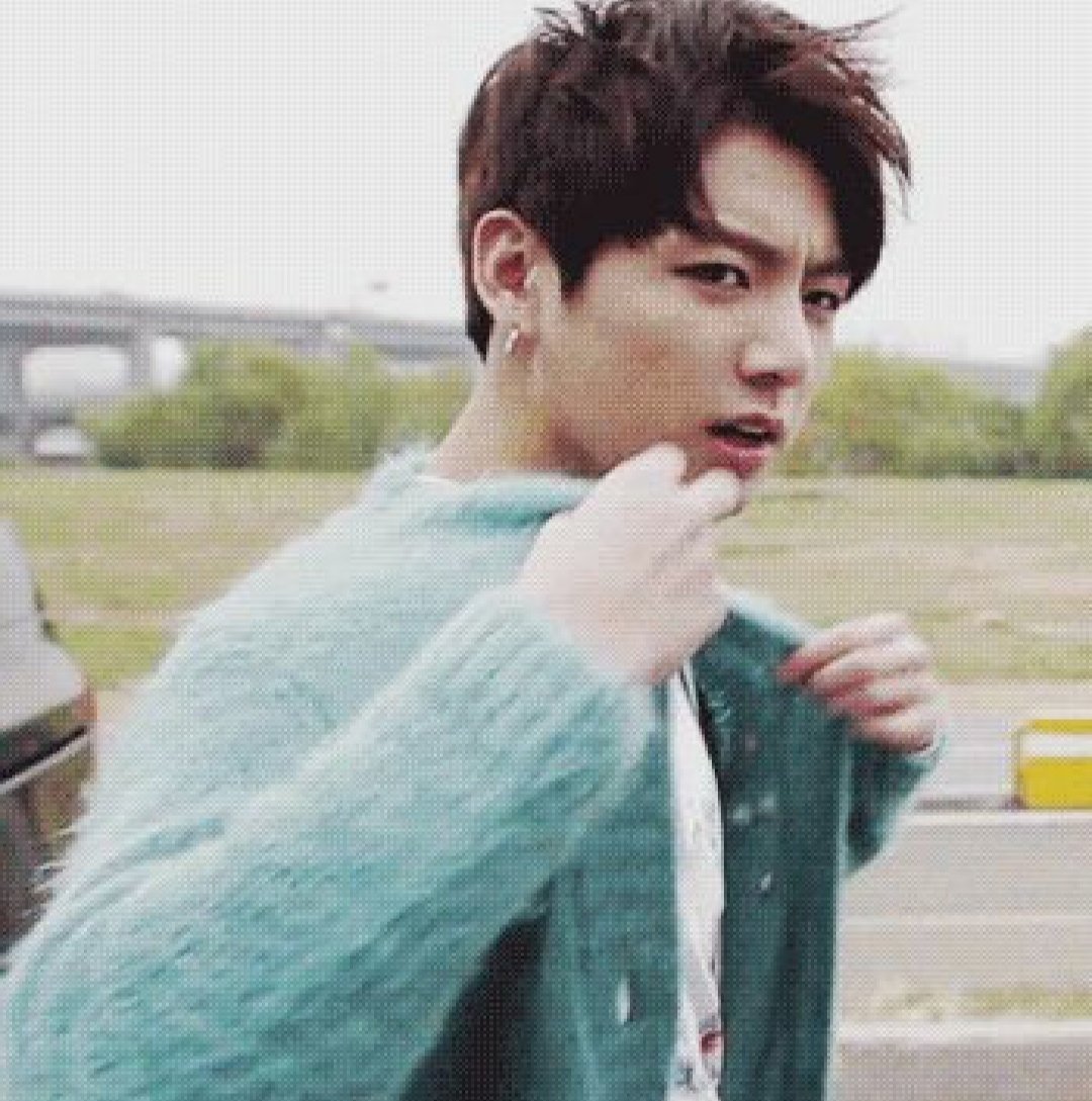 A thread of Jungkook ; but as you scroll down he gets older -