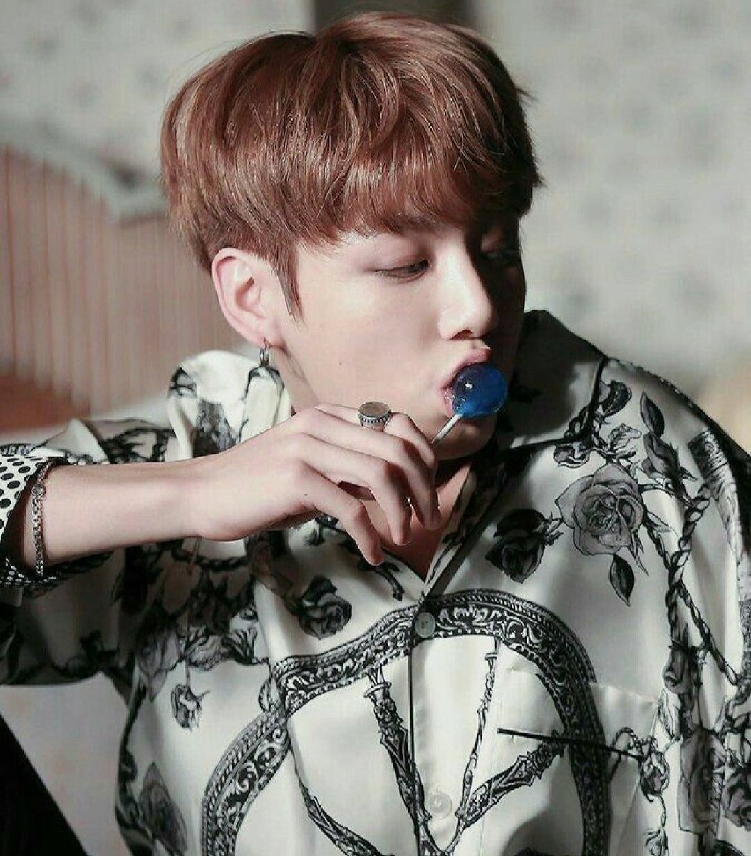 A thread of Jungkook ; but as you scroll down he gets older -