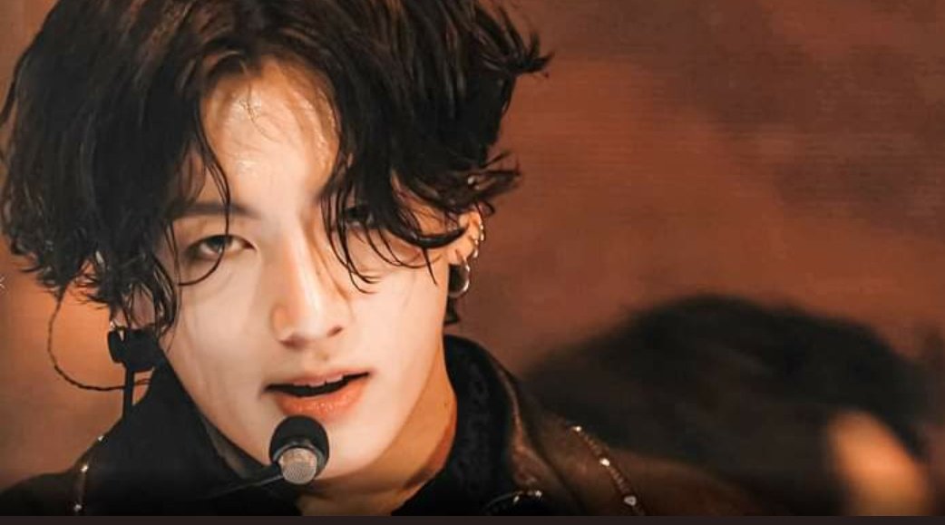 A thread of Jungkook ; but as you scroll down he gets older -