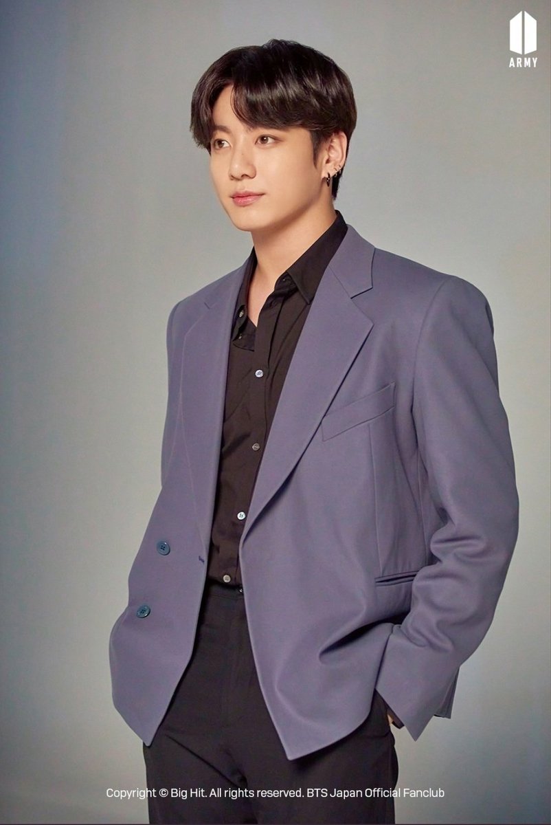 A thread of Jungkook ; but as you scroll down he gets older -