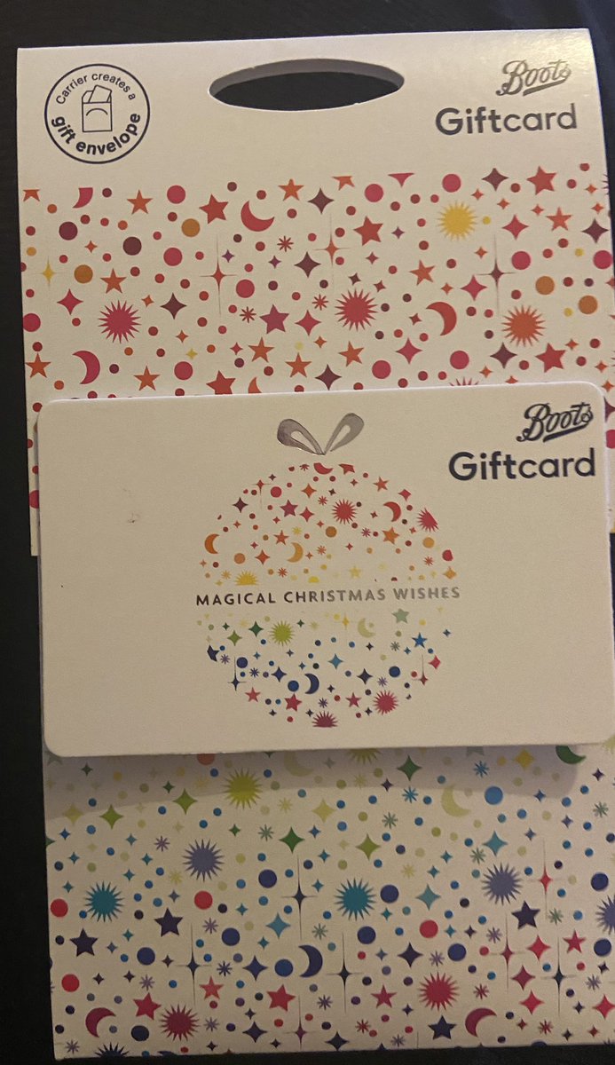 Fabiamariacerra's tweet photo. #itsmybirthday #47today 🥳🎁🎂🥂🍾 @Degener76 Thank you very much for my @CHANEL and @BootsUK 🎁 ❤️❤️ https://t.co/pFE1m8Ri1V