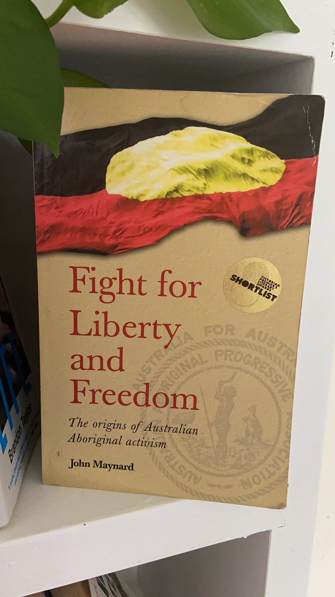 I’ll end this thread by asking tweeters who‘re on Insta to follow @BlackfullaBookClub. Founders  @teelareid and  @MerindaDutton wonderfully amplify the voices of Indigenous writers, linking readers to great works of story-telling. Finally, some pics of recent books I’ve enjoyed:
