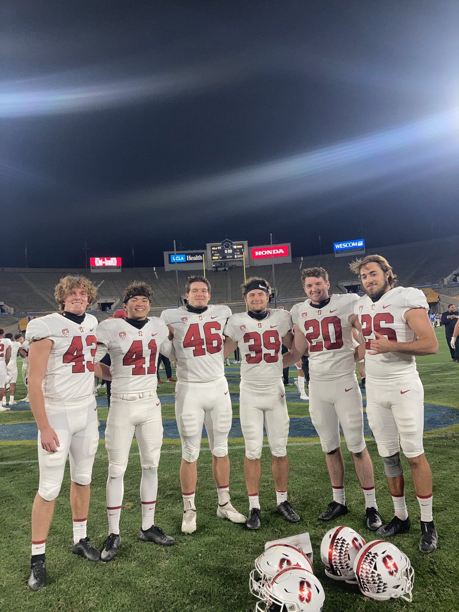 baileytparsons's tweet photo. If only yall knew half of it... what a season with the guys. #snipersout @StanfordFball https://t.co/1WMqTylGtW