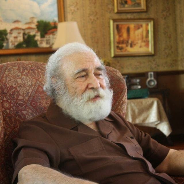 Nak teruskan keagungan yang dicipta oleh nenek moyang kita, kita perlukan ahli-ahli falsafah hebat seperti Prof Ungku Aziz dan juga Prof Syed Naquib Al-Attas, dan tak mungkin pelajaran 8G dalam SPM mampu melahiran tokoh-tokoh falsafah seperti ini.