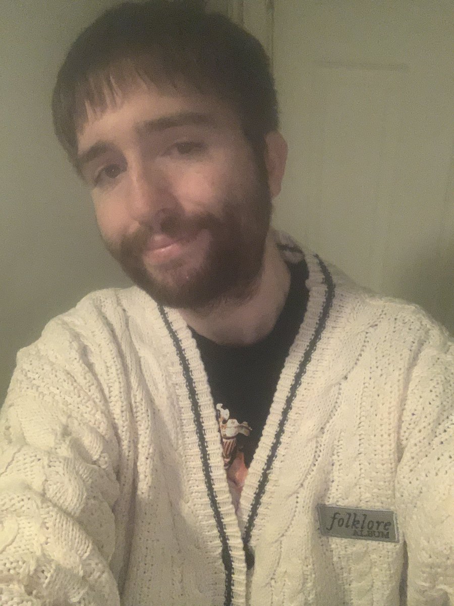 RhoadesCorey's tweet image. Finally received my #Folklore cardigan and a bunch of other items in the mail yesterday, order was placed in July but I’m so glad to finally be wearing this:) I love @taylorswift13 and this cardigan is sooooo nice and comfortable