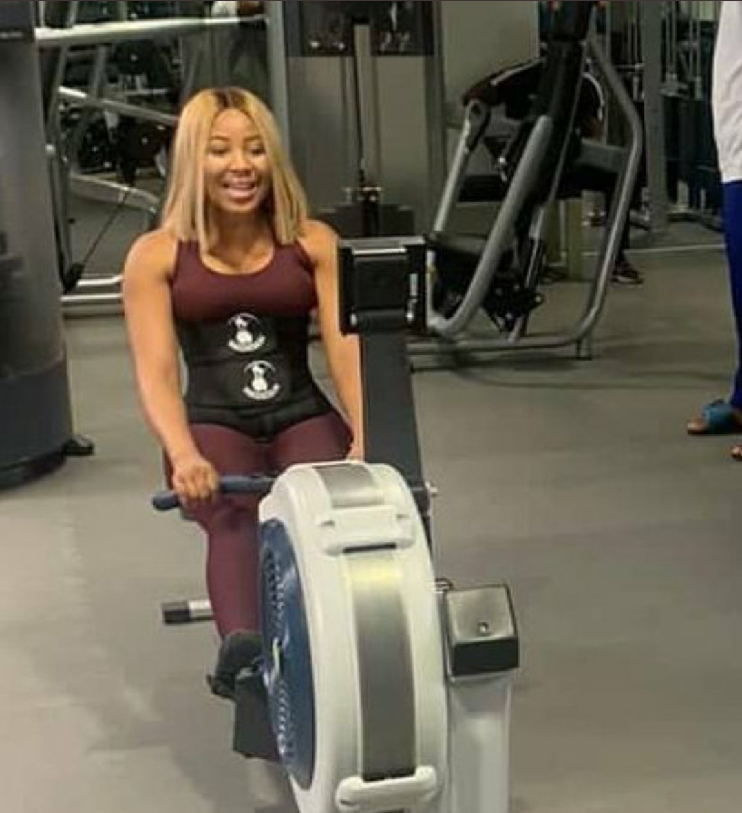 DebzRod's tweet photo. Just 👁👁How Our #EricaStarPower
Take This #EricaXDeshapeables Waist Trainer Brand Right To The Top⬆️⬆️⬆️...Periodt❣
#EverythingForErica💯
#AllForErica💯
#EricaIsBlessed 💯
Mornings Families🙋♀️Time To Wakeup Put On Our #EricaXDeshapeables Waist Trainer & RunUmm👣🤸♀️⭐👣🚴♀️⭐👣🏃♀️ https://t.co/appQ2Me8FJ