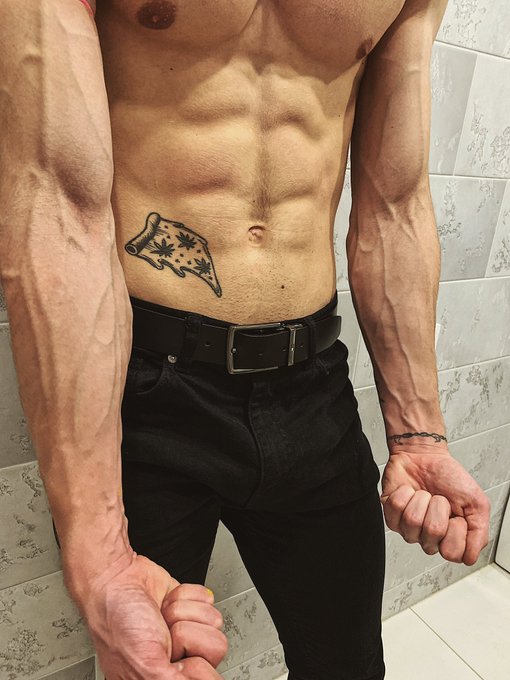 My veins after training https://t.co/nhONWViFT6 https://t.co/SHf7NGv984<a href="/tag/%D0%BD%D0%BE%D0%B2%D1%8B%D0%B9%D0%B0%D0%B2%D0%B0%D1%82%D0%B0%D1%80"class="tags"><span>#новыйаватар</span></a>