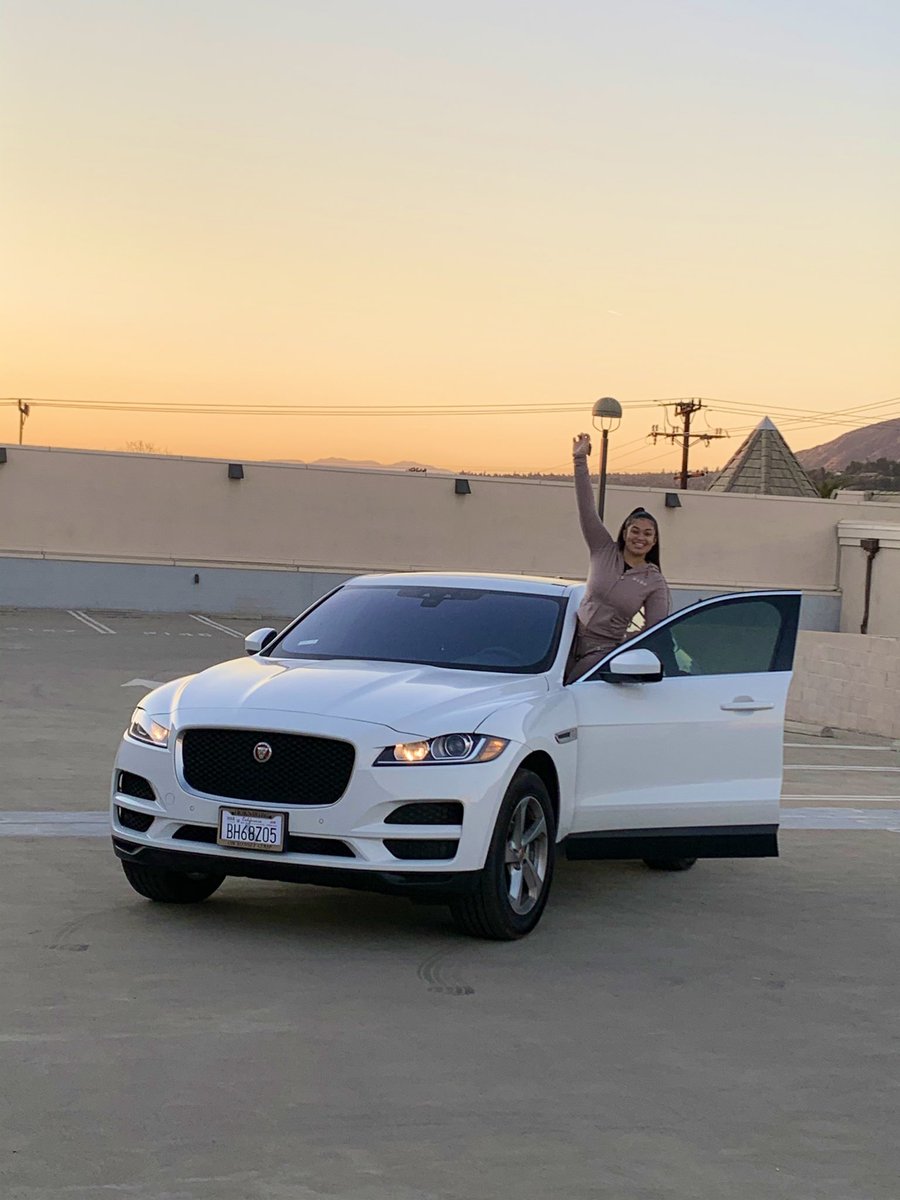 RoseyRoyyal's tweet photo. 21 years old with a brand new jag truck ✨🥰👑 manifestation works https://t.co/DmmHzZbYEF
