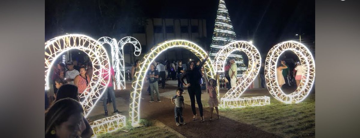 alis4garcia's tweet photo. Y pensar que este 2020 haría muchos cosas ! #ENFIN
Creo que al final Dios me dio la oportunidad de estar con las personas que más amo después de varios años fuera de casa 🏡 #MOMSIS ❤️🌟⚡️❣️⭐️🎁 #HIJOS 🥺#FAMILIA ⭐️❤️❣️ https://t.co/jfK6r3nc2i