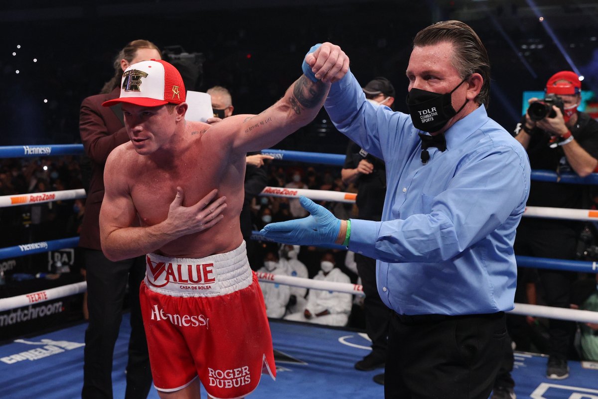 DAZNBoxing's tweet photo. Bow Taken. https://t.co/691Rvbpyi2