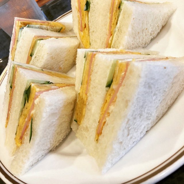 サンドイッチ部