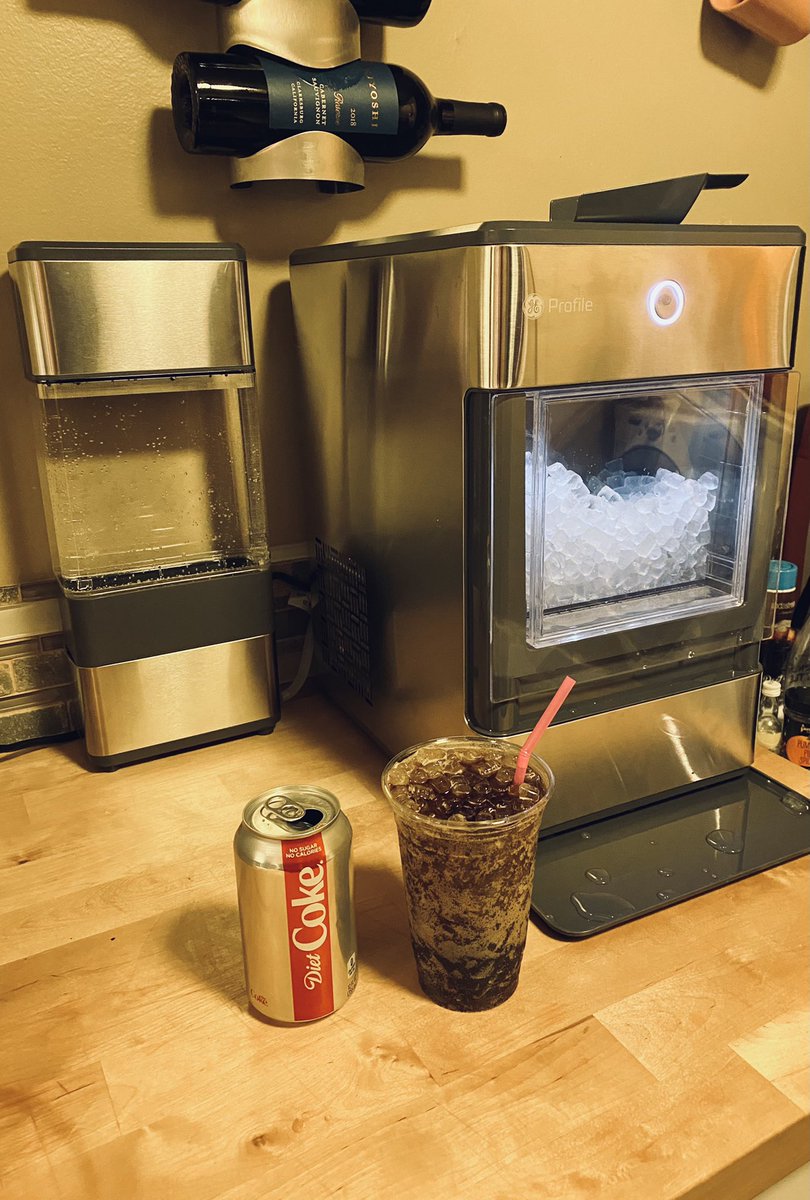 missaimeed's tweet photo. Set up my Xmas present from @Slickhawk12, and itโs everything I ever dreamed of. #ThatGoodIce #NuggetIce https://t.co/Al7rAZvOCt