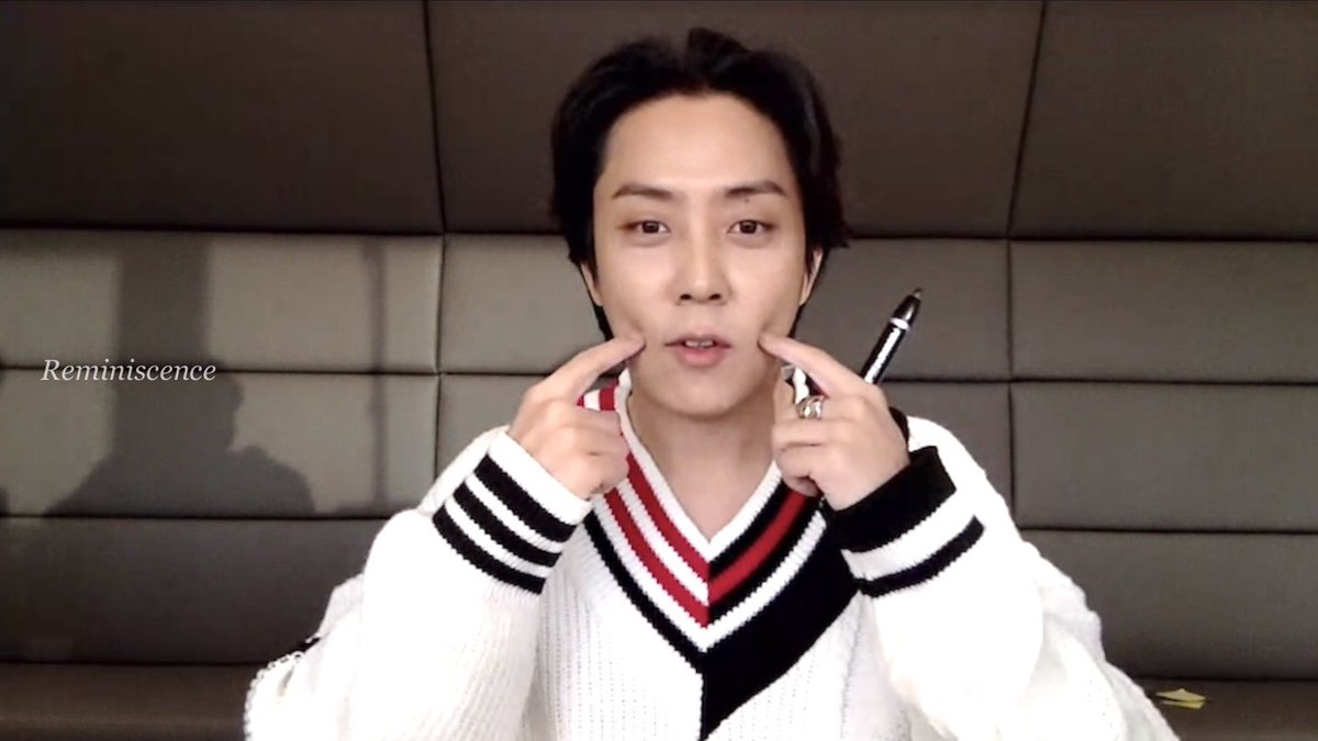 201220 #은지원 #EUNJIWON 
오빠 볼은 양쪽 다 말랑말랑하다며
말랑뽀짝귀요미