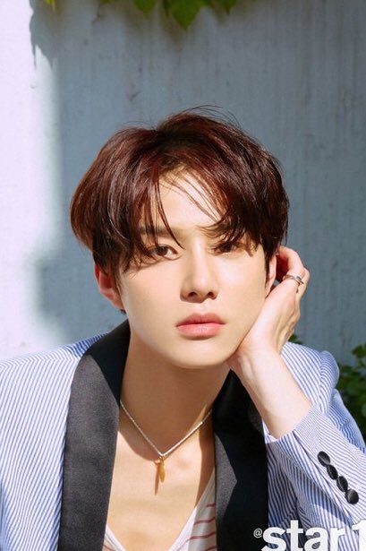 idk what to call this pose jdhshshs