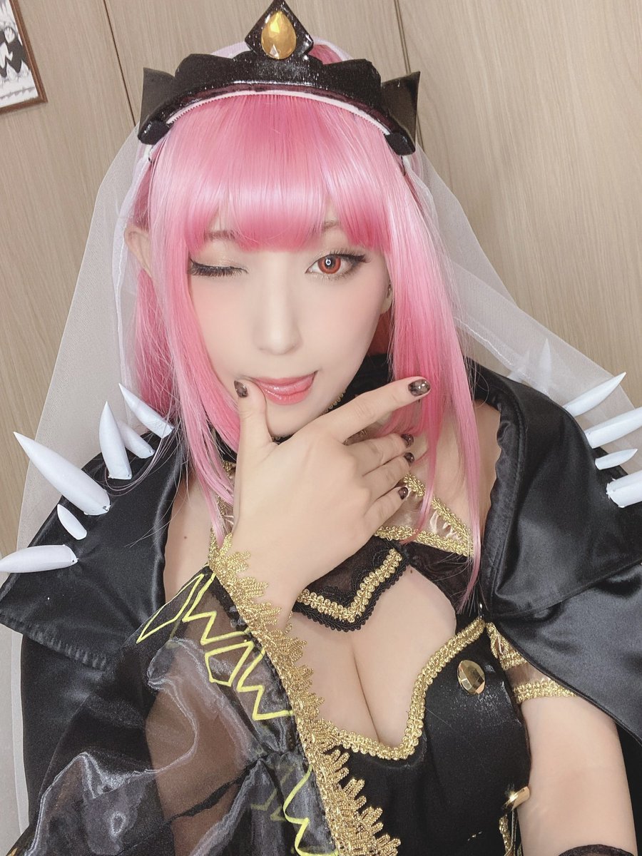 VTuber・森カリオペのコスプレ