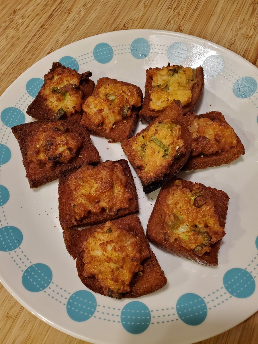 lyip888's tweet photo. So I see I've taken a break since early November with posting my #cookingathome - here's some hors d'oeuvres I made for #grobie zoom party @joshgroban #holidayconcert https://t.co/o0TkUyzFe2