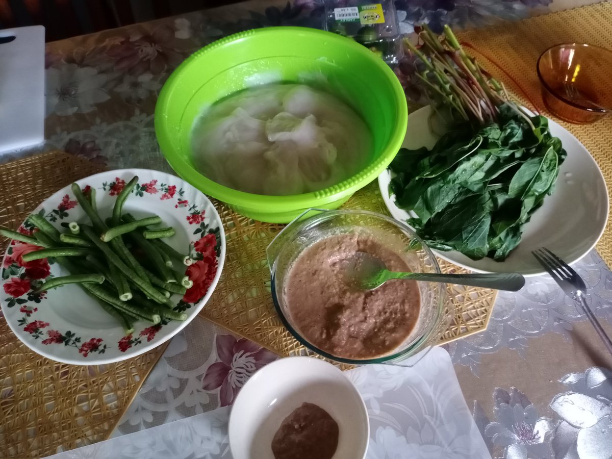 khalidainie's tweet photo. #Linut makanan tradisi masyarakat melanau yg dibuat dari tepung Sagu @MINDABUKU @DapoPuro @nyonyacyber @MisiahTaib @profv1r45 @Azizi_b_Hasbi @Lorna_Ivy @enchekMat @adithakimi https://t.co/SctyWcqD4t