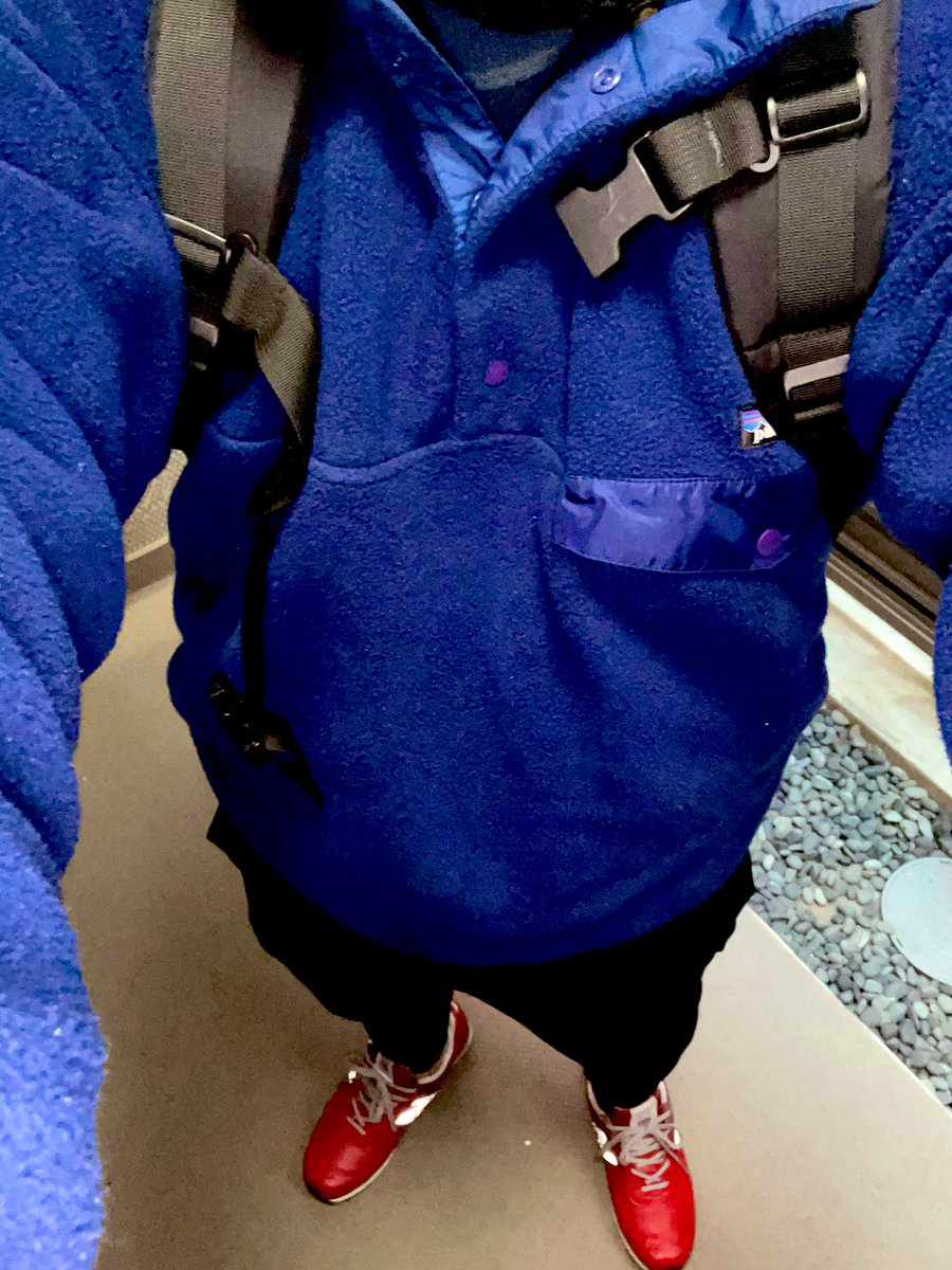 pakusako's tweet photo. 今日は全く出る気なかったのですが
無理して遠出の散歩からの筋トレ。
毎週同じメニューだな最近…
パタのフリースはお馴染みタイプ。
しかし最近来てる人少ないんかも…
#ニューバランス
#newbalance
#M1400BKS
#M576RED
#カナダグース
#canadagoose
#パタゴニア
#patagonia https://t.co/x2c8Srp6Rx